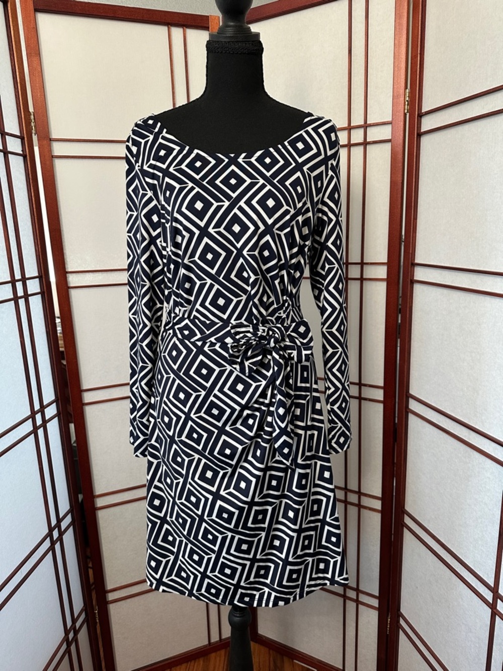 INC International Concepts Black and White Geometric Long Sleeve Tie-Waist Dress